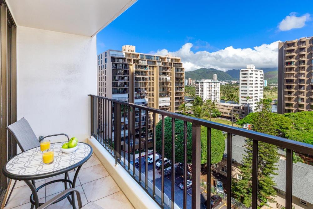 Mountain View Condo Near Beach with Free Parking!